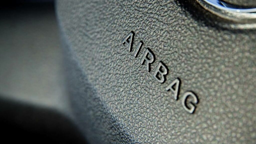 Empresa de acessório automotivo é denunciada por airbags com defeito