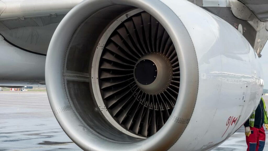 Os aviões podem voar pequenas distâncias com só um motor - Créditos: depositphotos.com / pryzmat