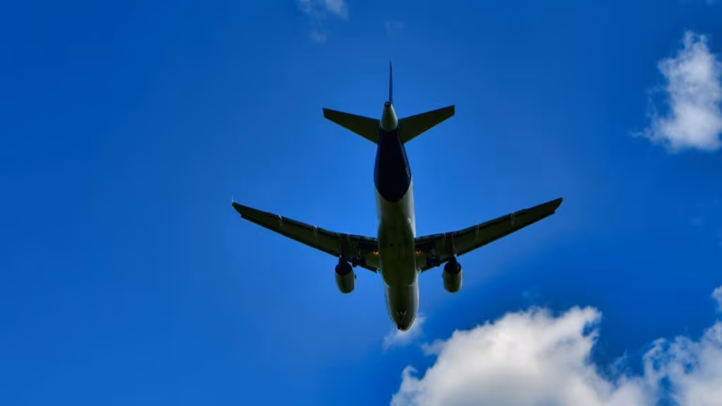 O que realmente acontece quando um motor do avião falha durante o voo