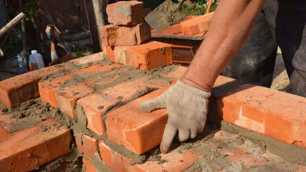 Como construir um cômodo da base até o telhado