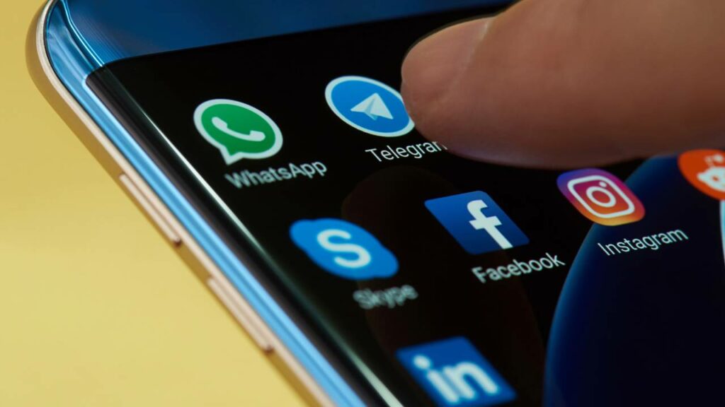 Apps que você nunca deveria ter no celular por motivos de segurança