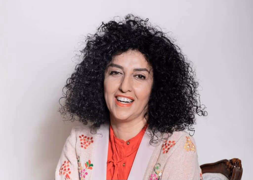 Irã condena vencedora do Nobel da Paz a mais de 7 anos de prisão