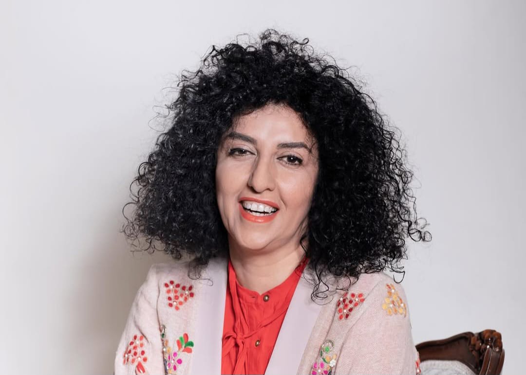 Irã condena vencedora do Nobel da Paz a mais de 7 anos de prisão