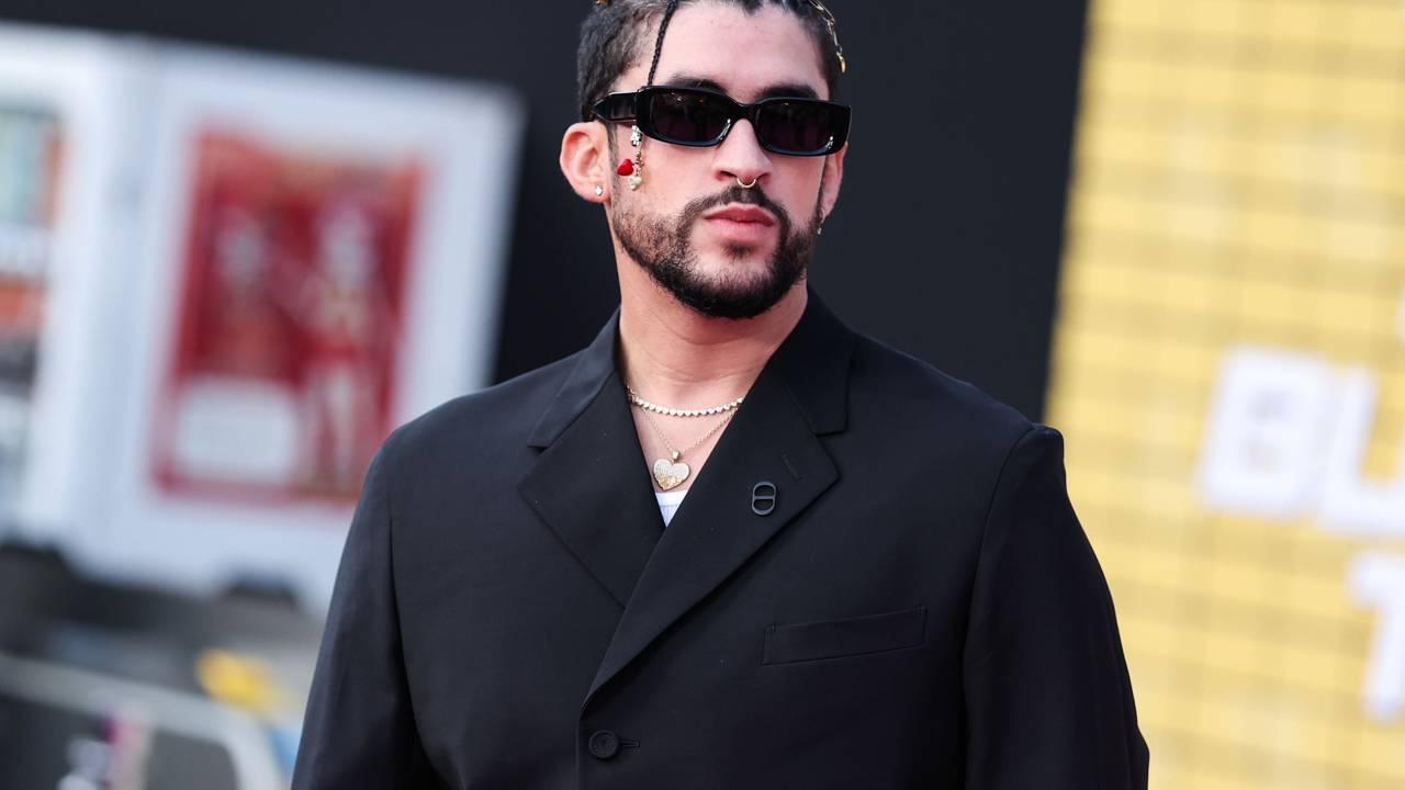 Bad Bunny é criticado por violar artefato em museu no México