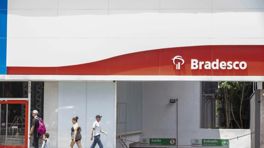 Bradesco puxa freio do home office e essas áreas voltarão ao presencial