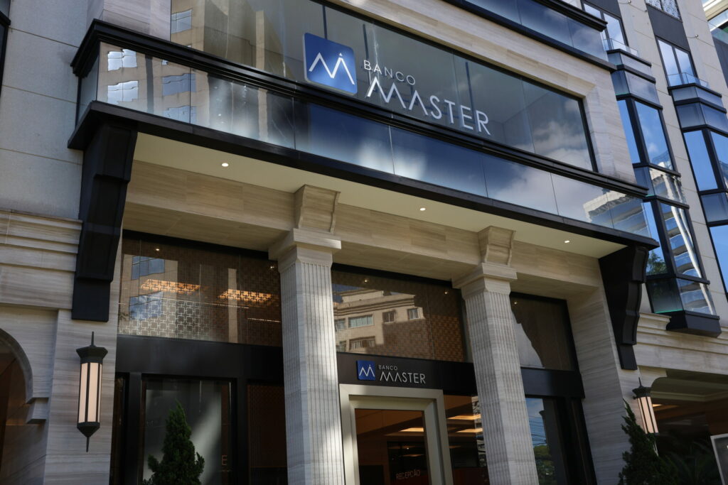 FGC começa a ressarcir investidores do Banco Master