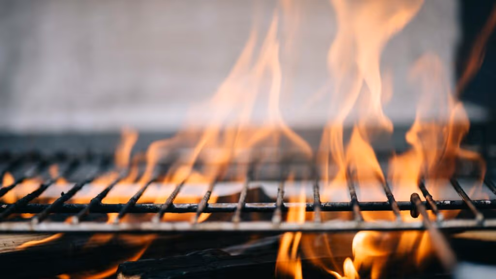 Como controlar o fogo do churrasco sem stress