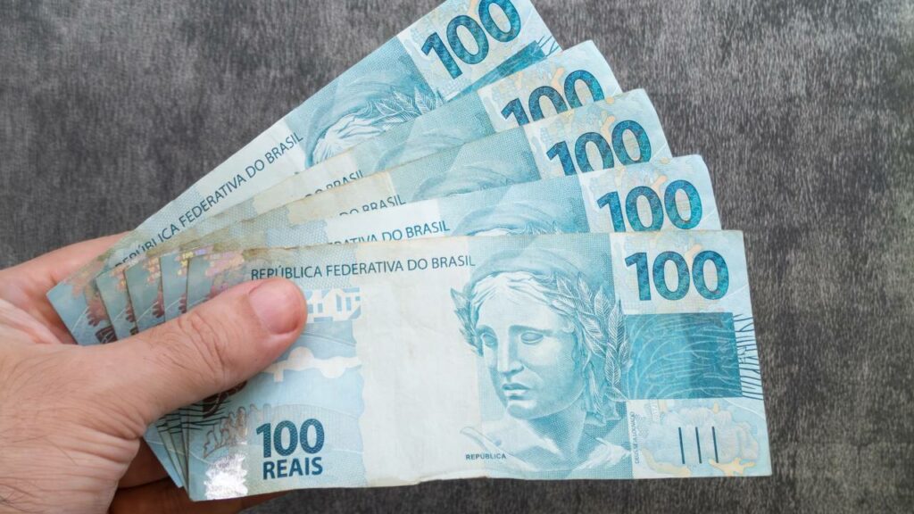 Benefício pode pagar até um salário mínimo - Créditos: depositphotos.com / joasouza