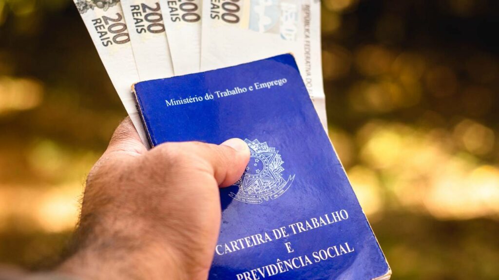 Valor beneficiará trabalhadores do Brasil e beneficiários do governo - Créditos: depositphotos.com / rafapress