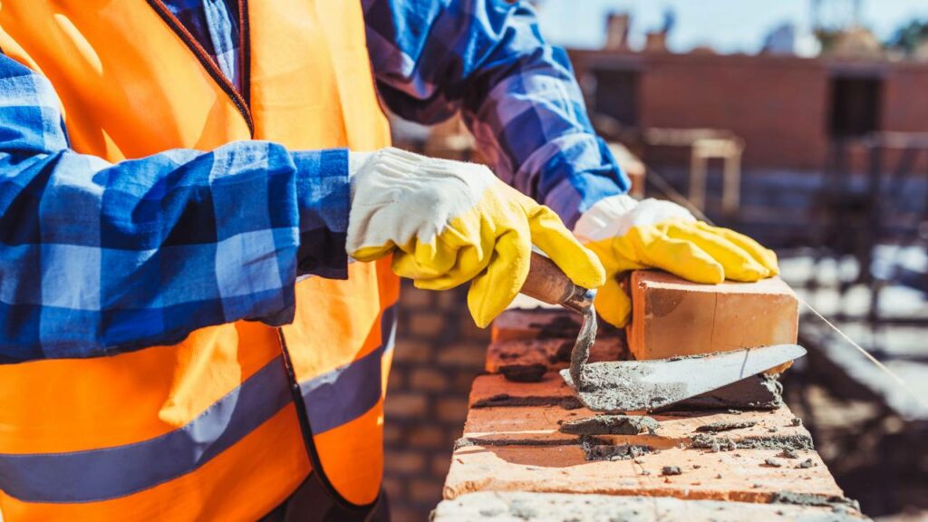 Construir é mais barato que comprar pronto - Créditos: depositphotos.com / ArturVerkhovetskiy