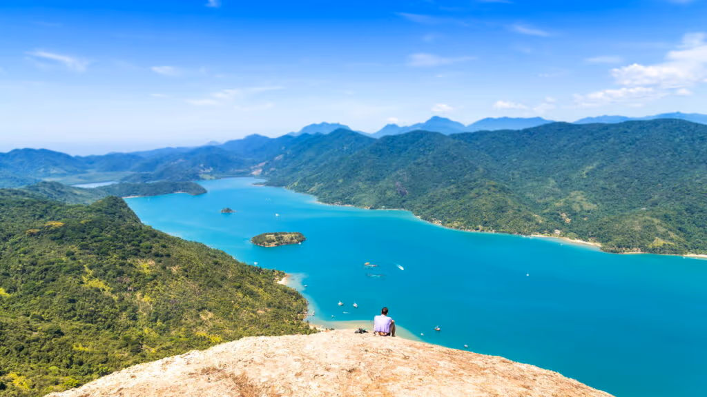 Essa península no Rio de Janeiro virou sinônimo de luxo, charme europeu e mar cristalino