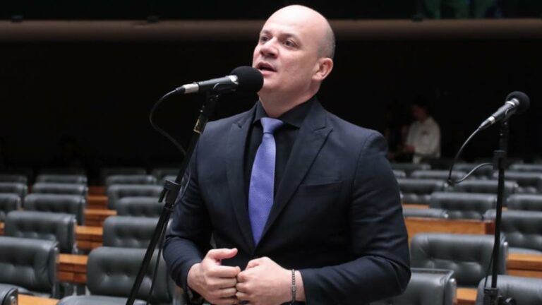 Não há maioria no Congresso para afastar ministro do STF, diz líder da oposição