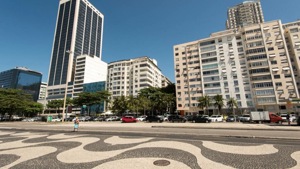 Fiscalização encontra baratas na cozinha e interdita restaurantes no Rio