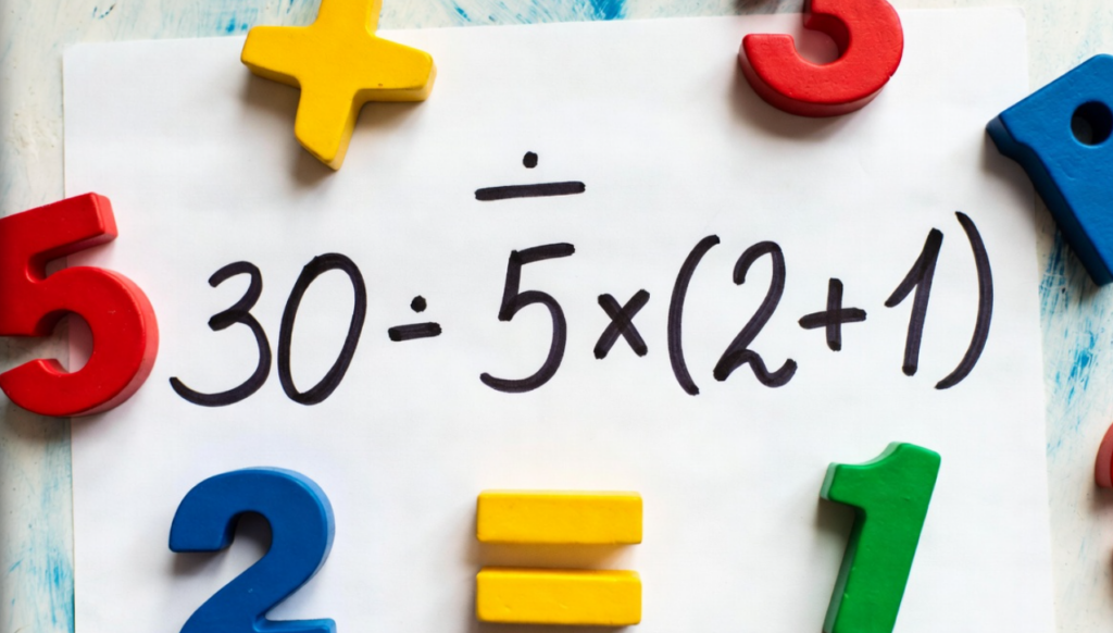 Quanto é 30 ÷ 5 × (2 + 1)? A conta que engana até mesmo professores