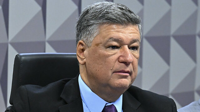 Presidente da CPMI do INSS revela diagnóstico de câncer