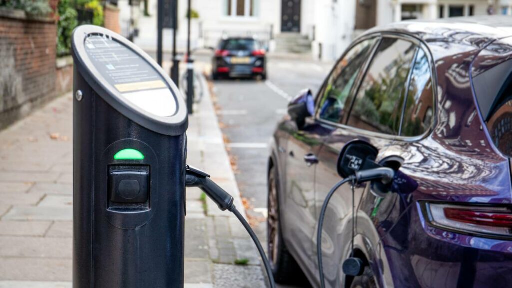 Ford e Renault anunciam aliança para produzir carros elétricos