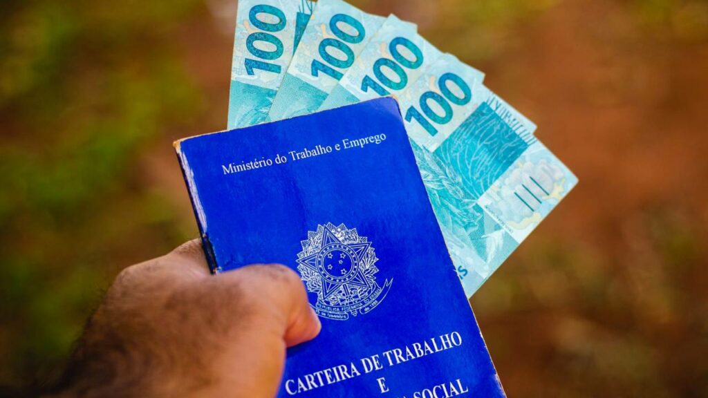 Vale ressaltar que, mesmo o pagamento sendo feito no ano que vem, o valor segue o mesmo desse ano - Créditos: depositphotos.com / rafapress