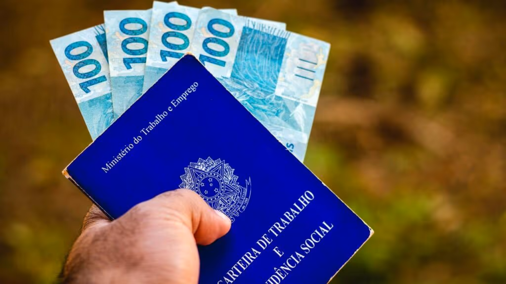 PIS/PASEP 2026 paga salário mínimo inteiro? Veja quantos meses você precisava ter trabalhado