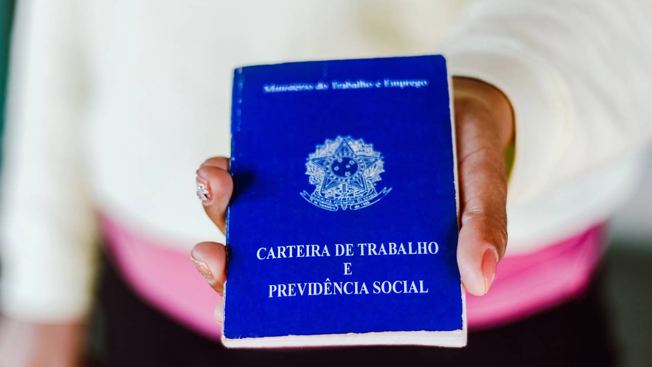 Quem trabalhou em 2024 vai receber o PIS/PASEP em 2026 e o calendário já saiu