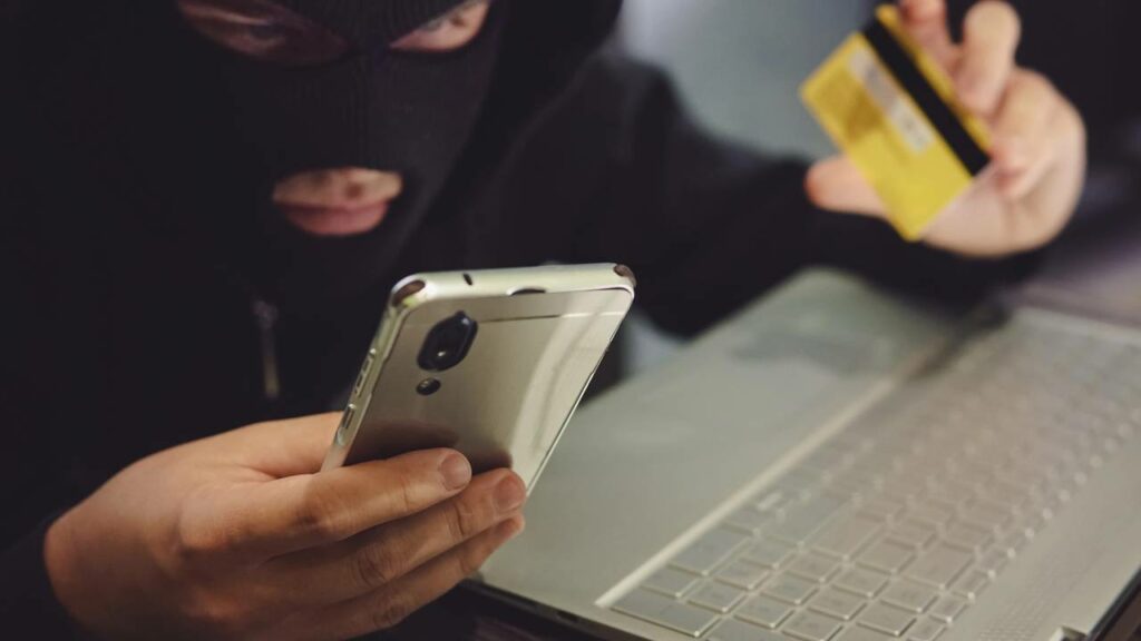 Como proteger o celular de hackers com ajustes simples que aumentam sua segurança no Android e iPhone