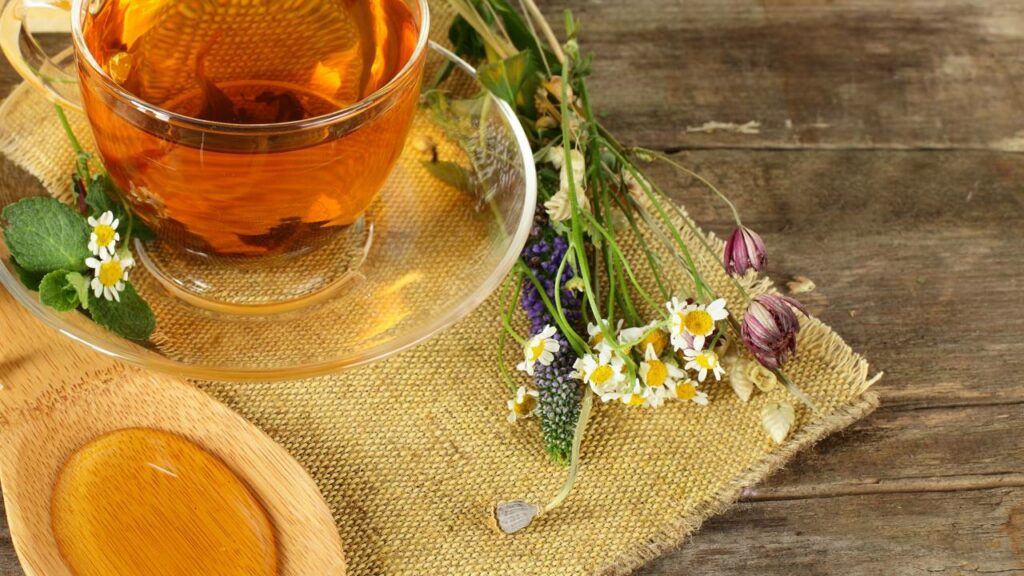 Esse chá simples pode ajudar seu corpo a relaxar antes de dormir