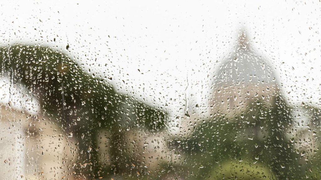O clima da chuva favorece ao relaxamento - Créditos: depositphotos.com / IgorVetushko
