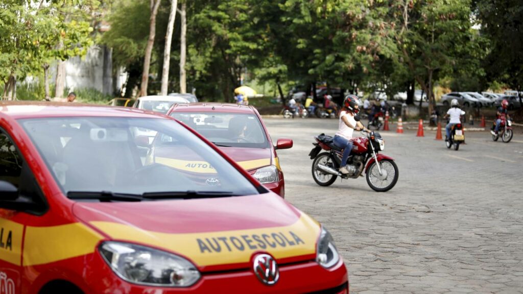 É oficial, CNH agora não precisa mais de autoescola