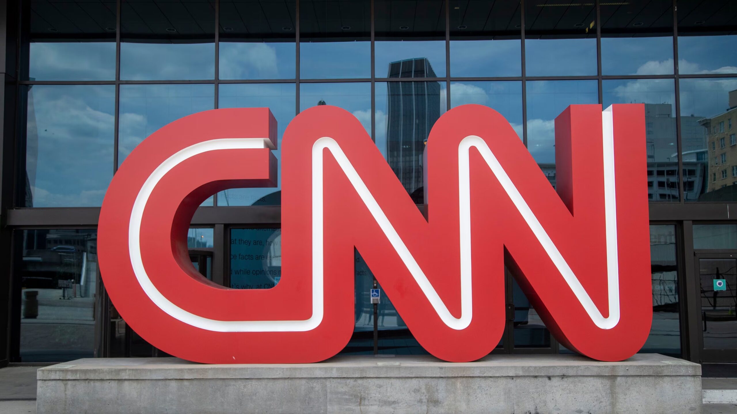 CNN e Discovery podem ser vendidas para fundo de investimentos