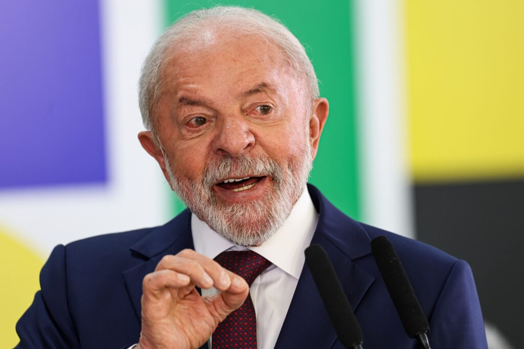 Em artigo no NYT, Lula condena ação dos EUA na Venezuela