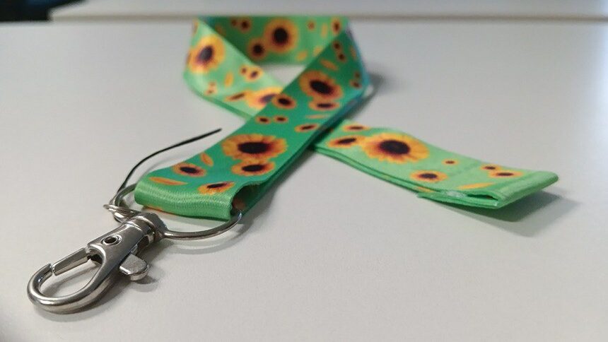 Deputado critica veto a distribuição de cordão de girassol: “Invisíveis ao governo”