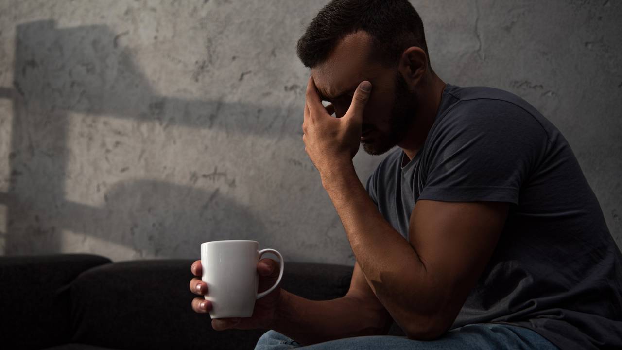 O que diz a psicologia sobre chorar sem motivo aparente?