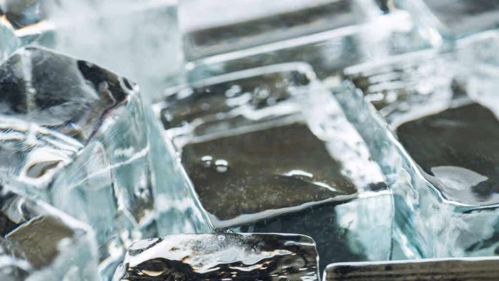 Água quente pode congelar mais rápido que a fria e a ciência explica