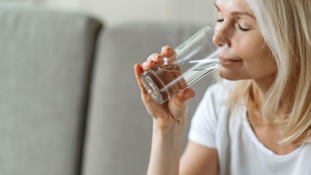 Cantor Leonardo surge internado e esposa atualiza seu estado de saúde