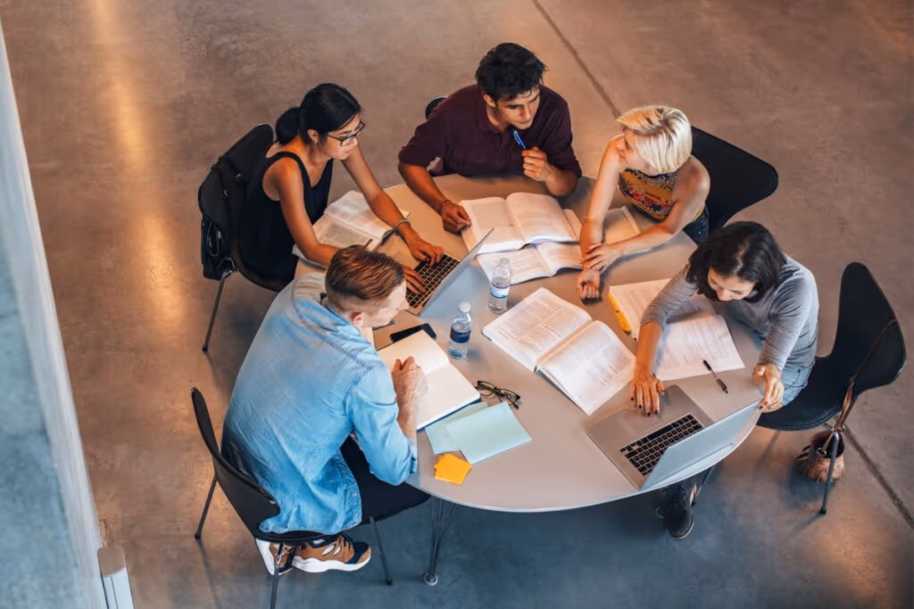Primeiro emprego: 7 dicas para se destacar na entrevista em 2026