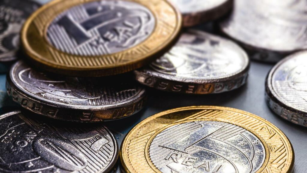 O salário mínimo teve um aumento de R$ 103 em relação ao do ano passado - Créditos: depositphotos.com / robertohunger