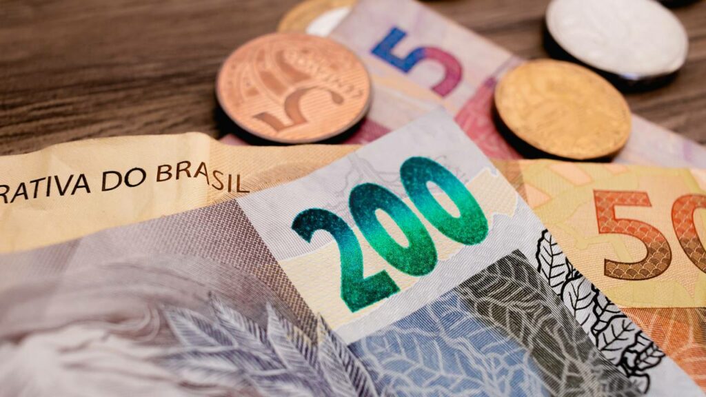 Trabalhadores que tiveram o saldo retido pelo saque-aniversário, vão poder sacar o FGTS - Créditos: depositphotos.com / rmcarvalhobsb