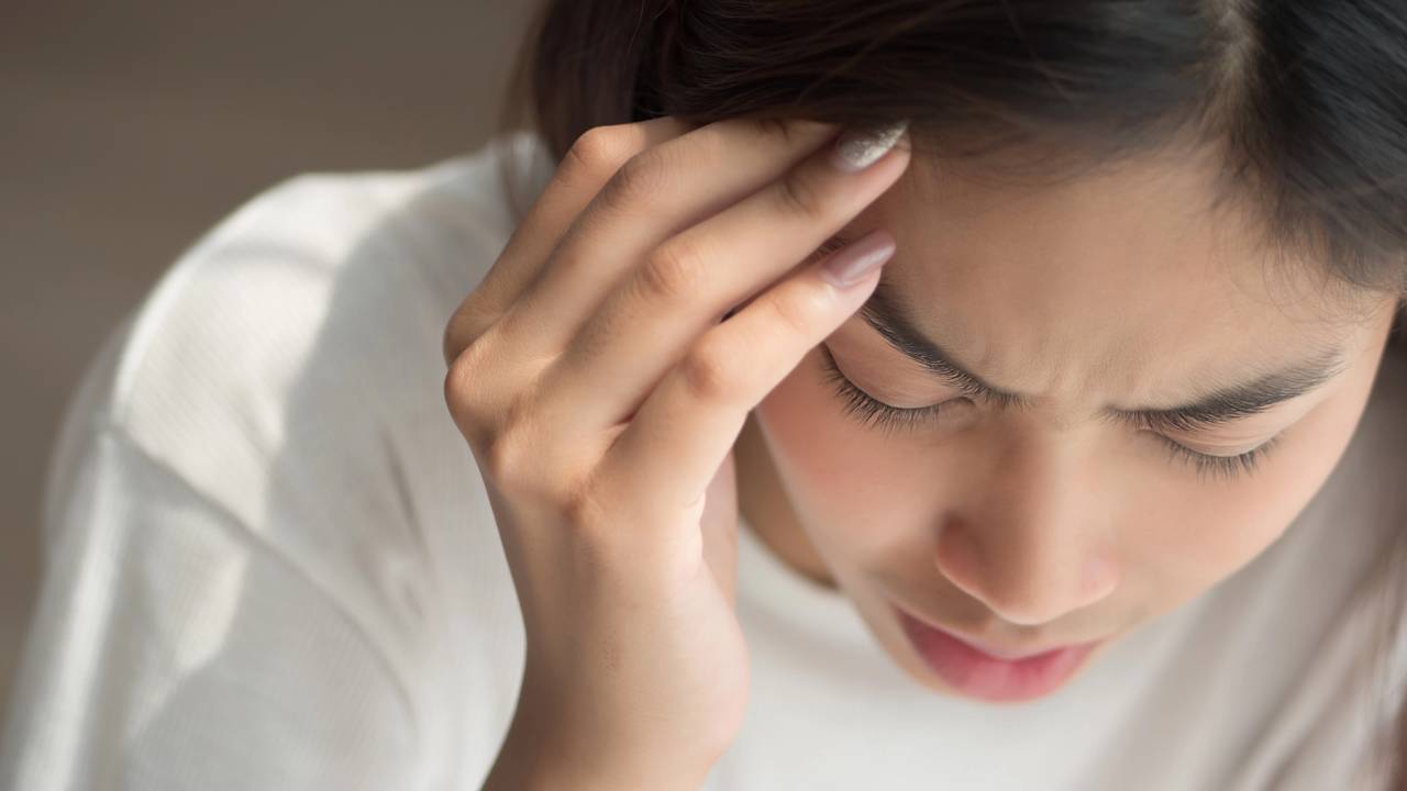 Levantou rápido e tudo escureceu? Entenda o motivo