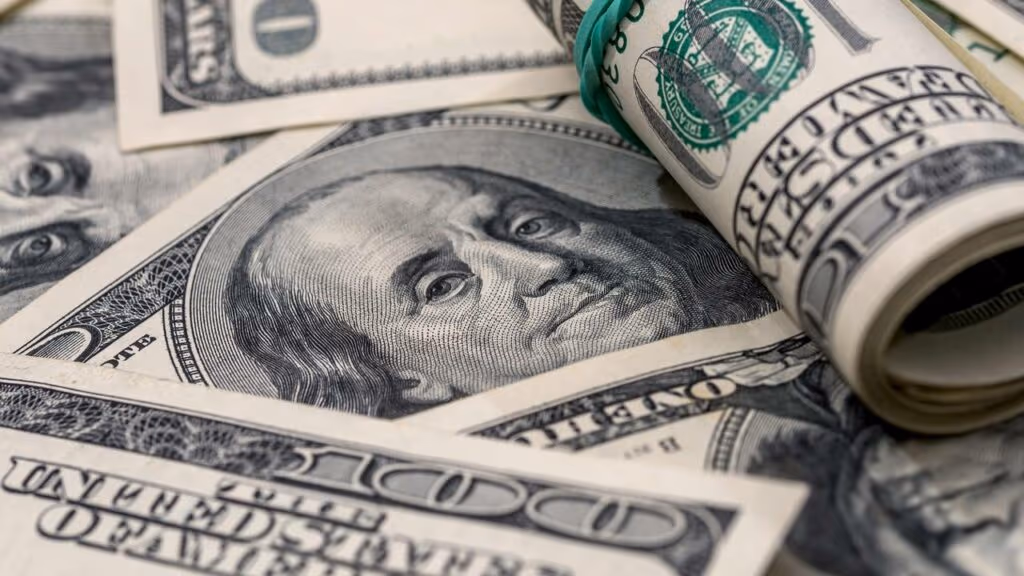 Quanto custa o dólar hoje, 12/12? Como a cotação afeta seu bolso