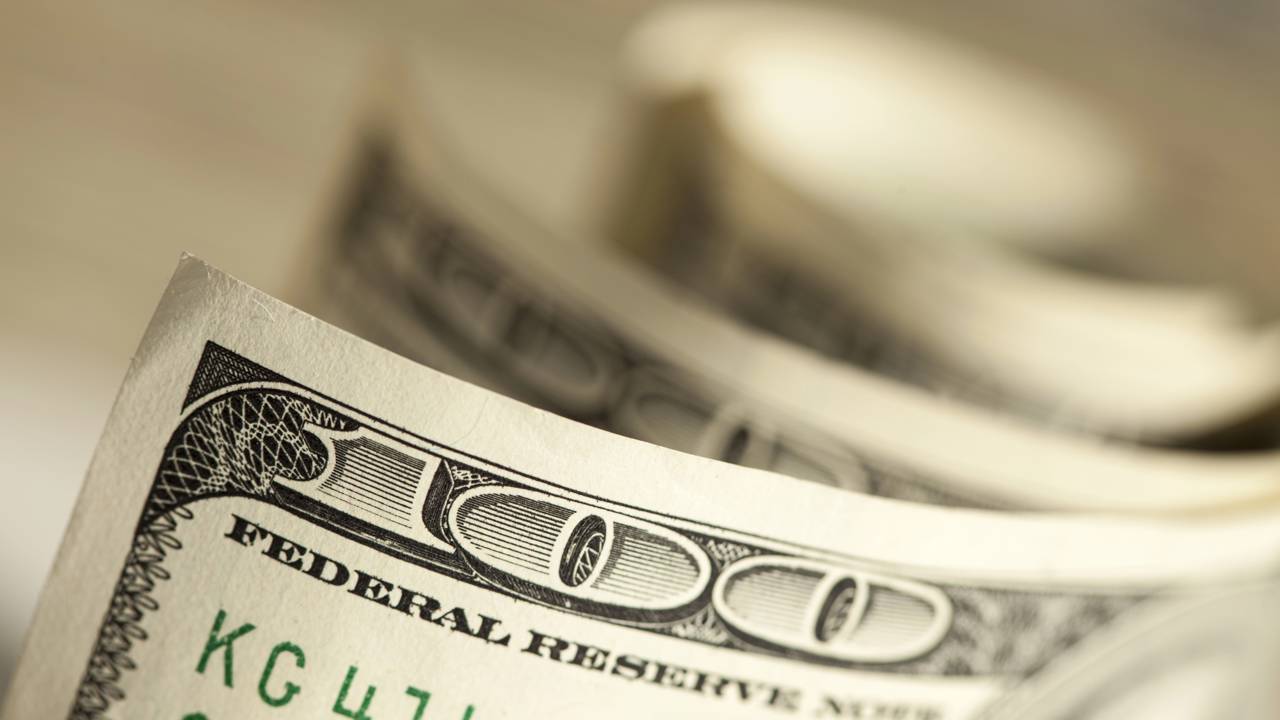 Quanto custa o dólar hoje, 27/12, no Brasil? Entenda o impacto imediato no seu bolso