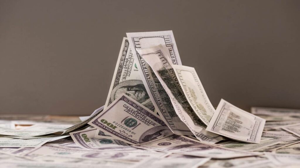 Ele comprou carro por 1 dólar e comparou com máquina de 100 milhões