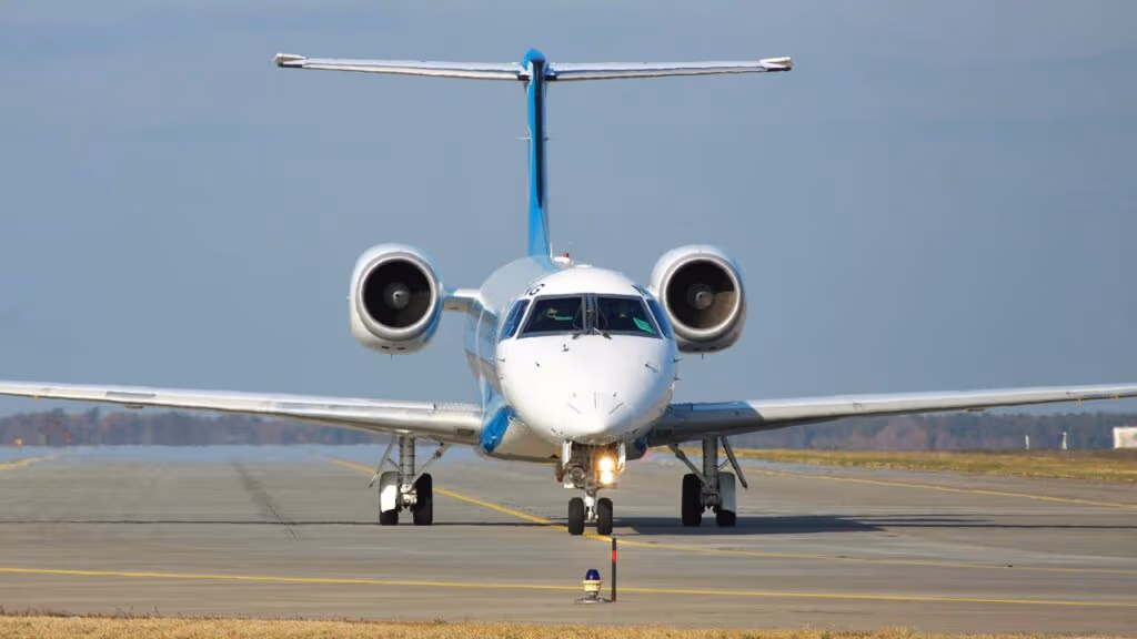 Passageiro registra momento em que jato da capota e pega fogo em Kolwezi