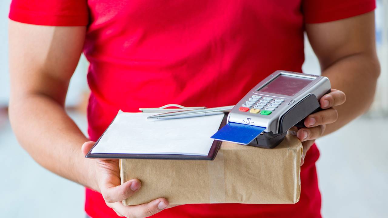 Golpe da encomenda retida voltou com força e está enganando milhares