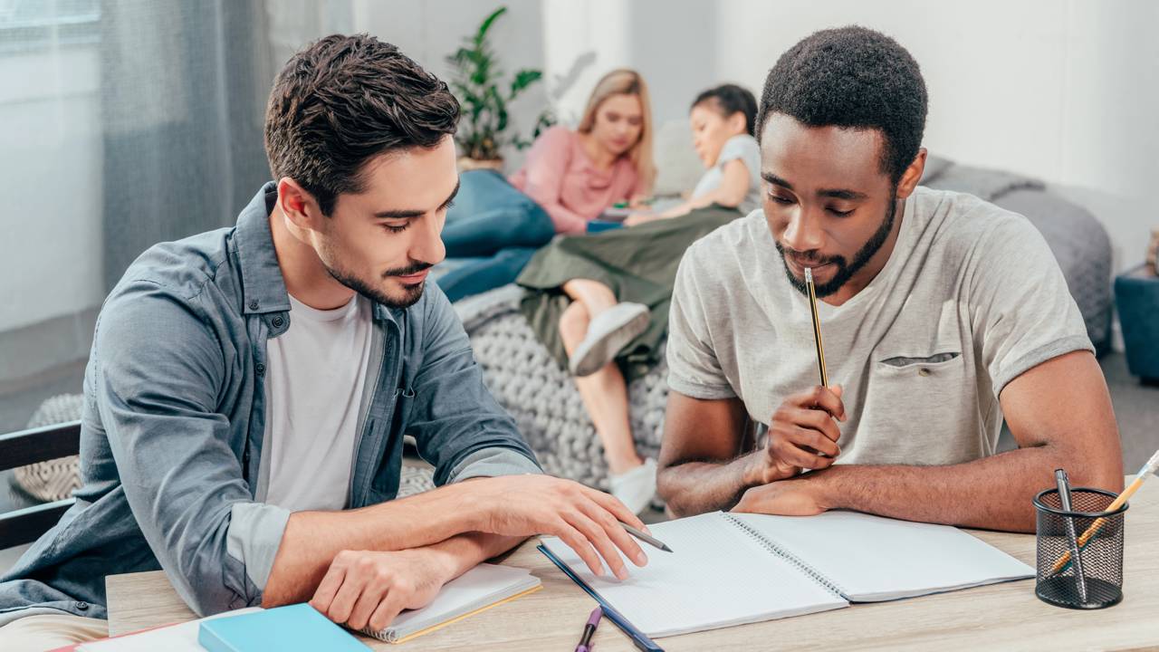 Essa faculdade cobra 13 mil por mês e promete formar milionários em São Paulo