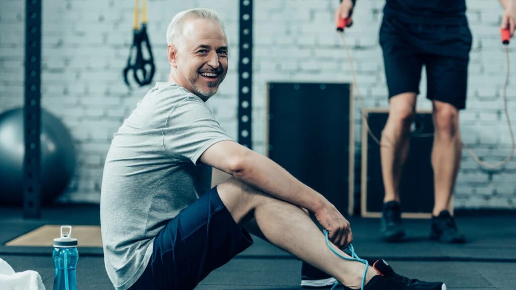 A prática de exercícios é importante para evitar esse problema - Créditos: depositphotos.com / ArturVerkhovetskiy