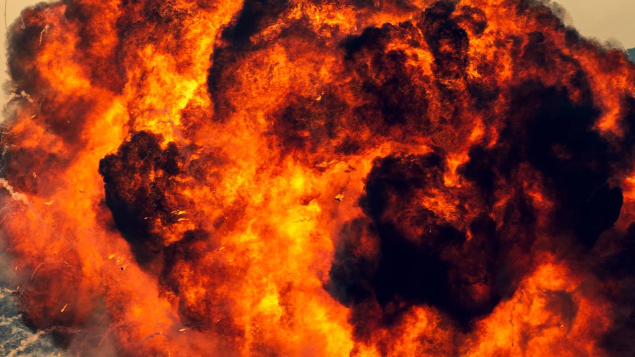 Explosão em supermercado deixa bombeiros feridos em Santana do Livramento