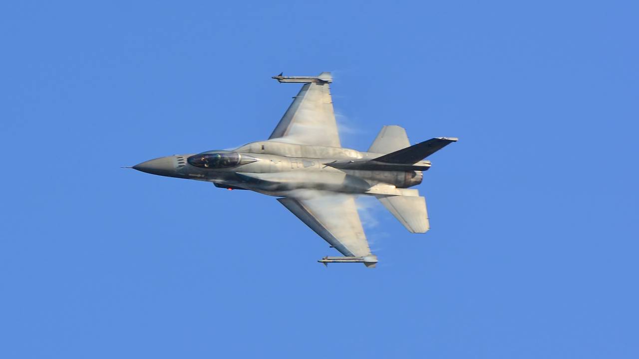 Estados Unidos avança para autorizar modernização dos F-16 do Paquistão com pacote avaliado em mais de US$ 600 milhões