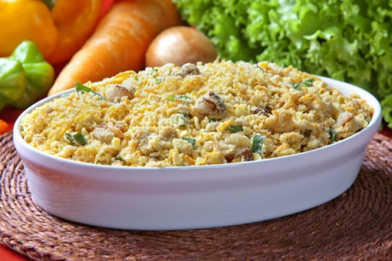 Farofa de Natal: 3 receitas deliciosas e práticas para a ceia
