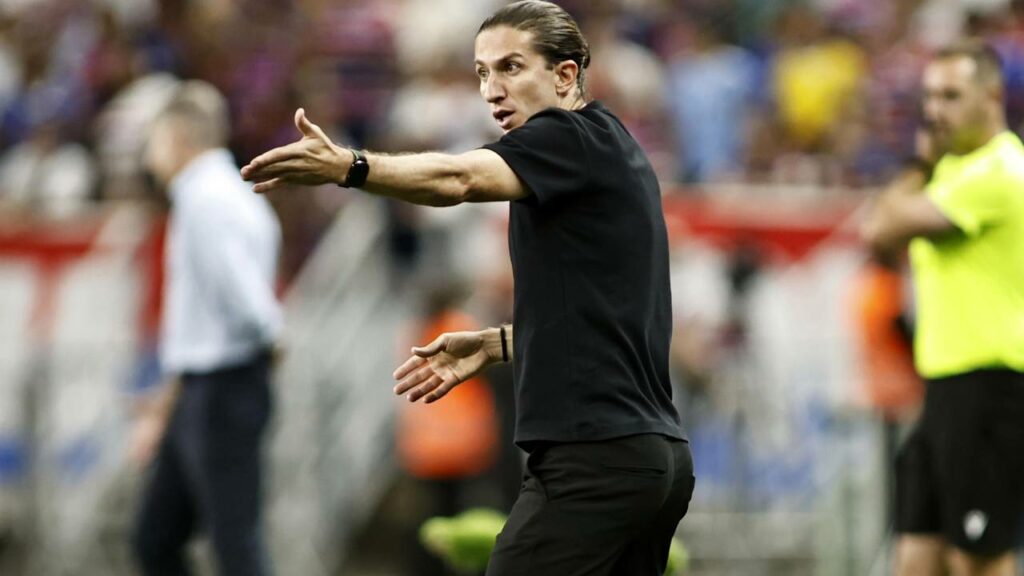 Filipe Luís pode deixar o Flamengo mesmo após a Libertadores?
