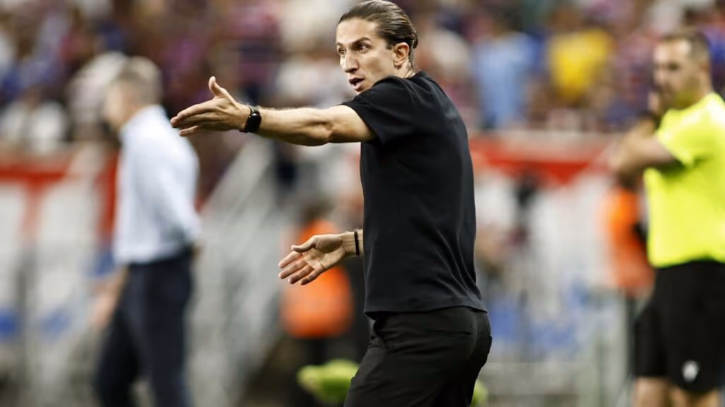 Filipe Luís à beira do adeus? Os bastidores da renovação no Flamengo