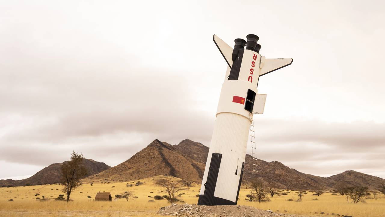 Esse foguete gigante está parado há décadas e ninguém sabe o que fazer com ele